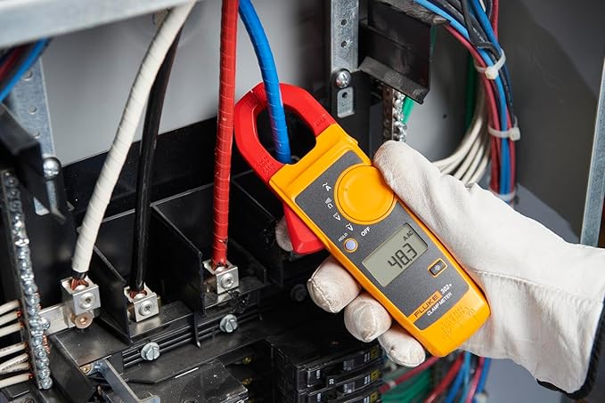 Fluke 302+ 400AC Clamp Meter